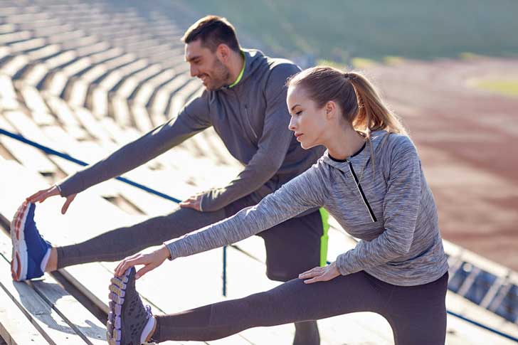 runners stretching
