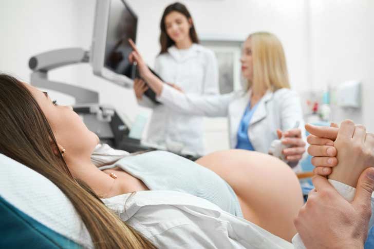 A pregnant woman gets an ultrasound