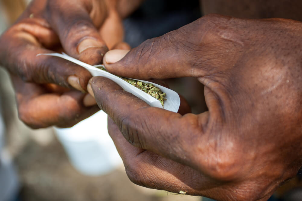 rolling a joint jamaica